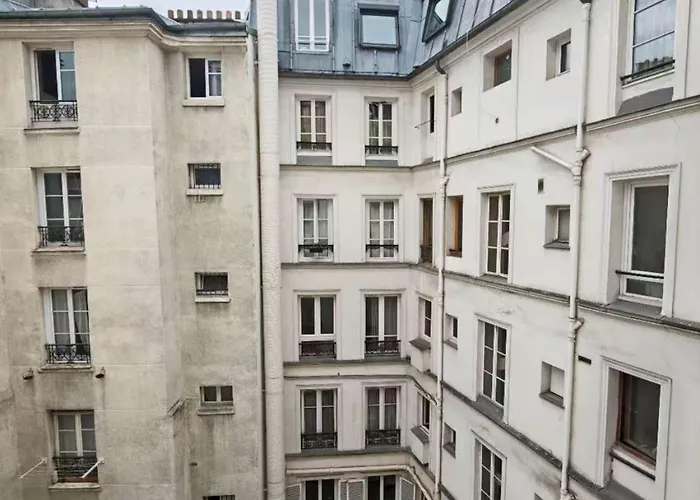 Seine 2-min & Notre Dame Cozy Апартаменты Париж